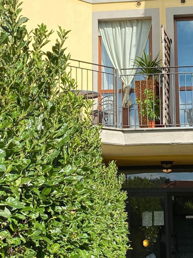Malpensa Casa Gallery Vergiate Exterior photo